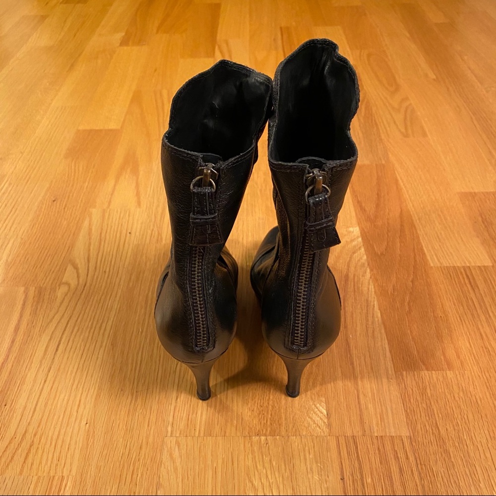 Juicy Couture Short Boot - Picture 2 of 6